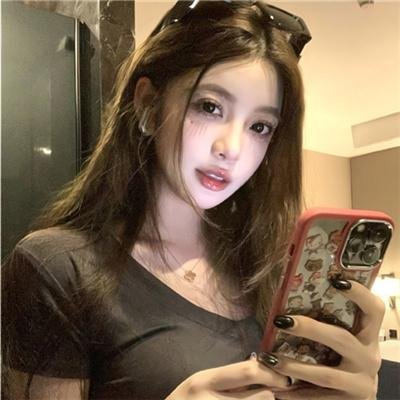 彼女